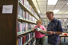 Residents Enjoy Galt Mile Reading Center