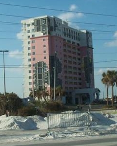 Pensacola Beach Condo with non-compliant windows suffered wind damage from Hurricane Ivan