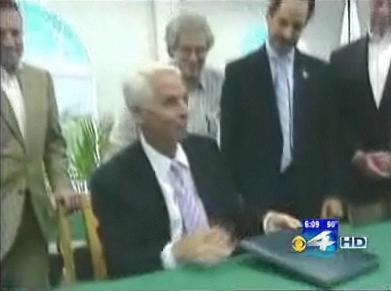 Gov Charlie Crist signs 2010 Sprinkler Opt-Out Bill at Beach Community Center