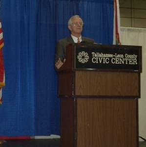 Senator Walter Skip Campbell addresses Condo Residents