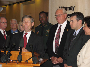 Attorney General Bill McCollum and Sponsors Senator Nancy Argenziano and Representative David Rivera