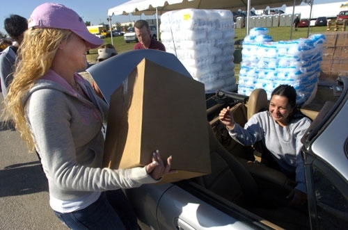 Fema Finally Delivers Necessities at Palm Beach County Fairgrounds - a Day Late and a Dollar Short